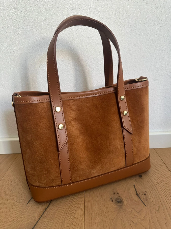 Rankinė iš natūralios odos