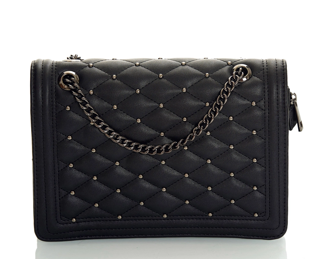 Juoda stilinga rankinė