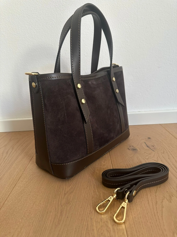 Rankinė iš natūralios odos