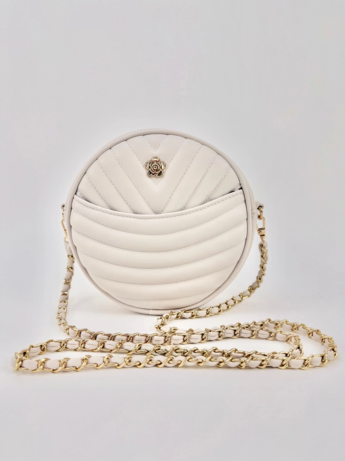 Balta apvali rankinė