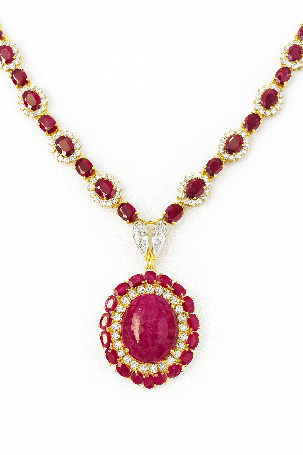 สร้อยคอทับทิมประดับเพชร