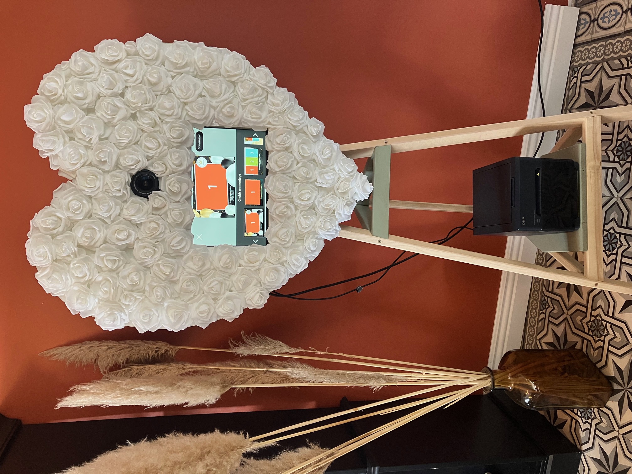 Photobooth LOVE en bois avec imprimante professionnelle Borne Photo