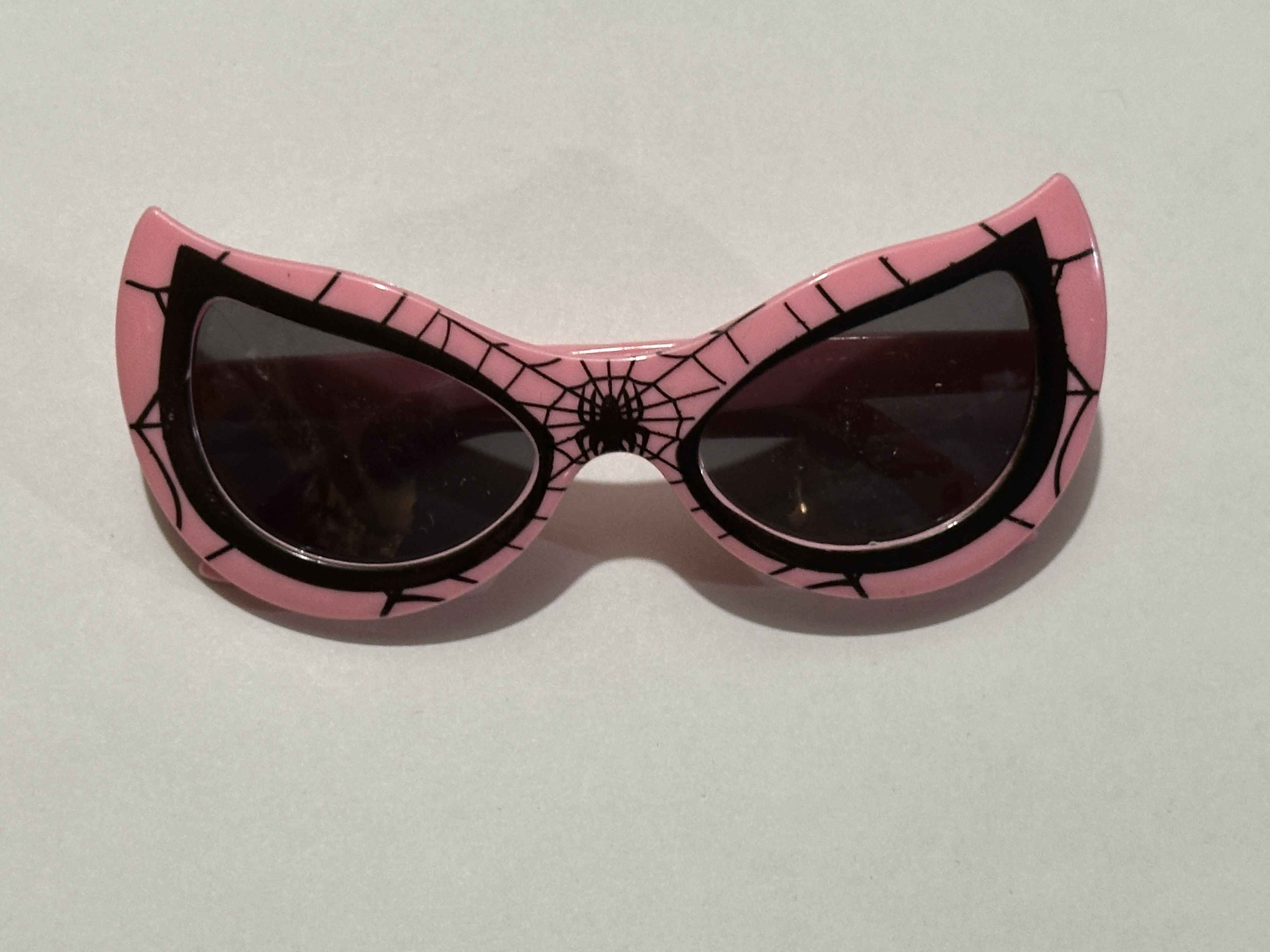 .Pink Spider-Man Sunglasses