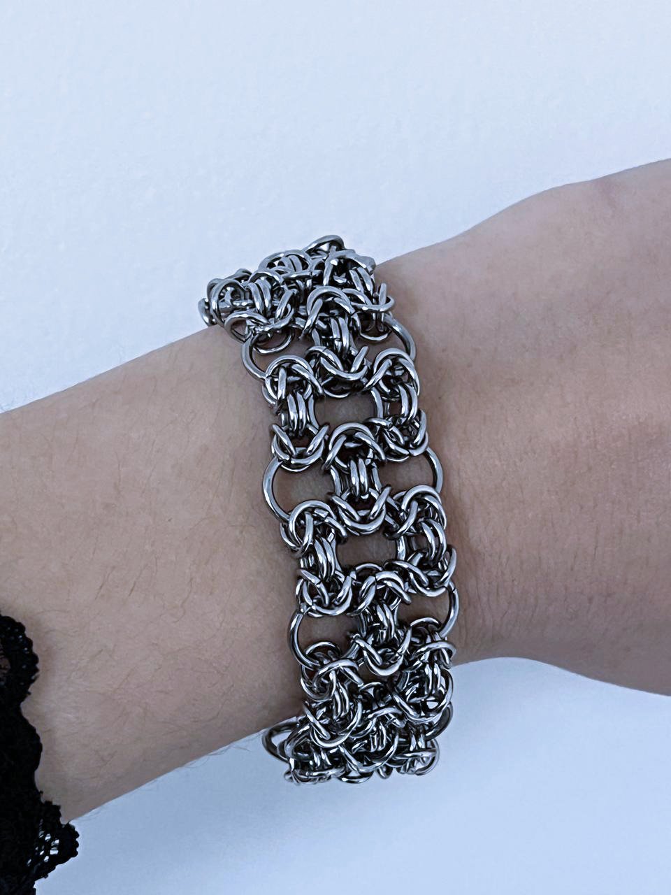Stainless steel chainmail bracelet - links