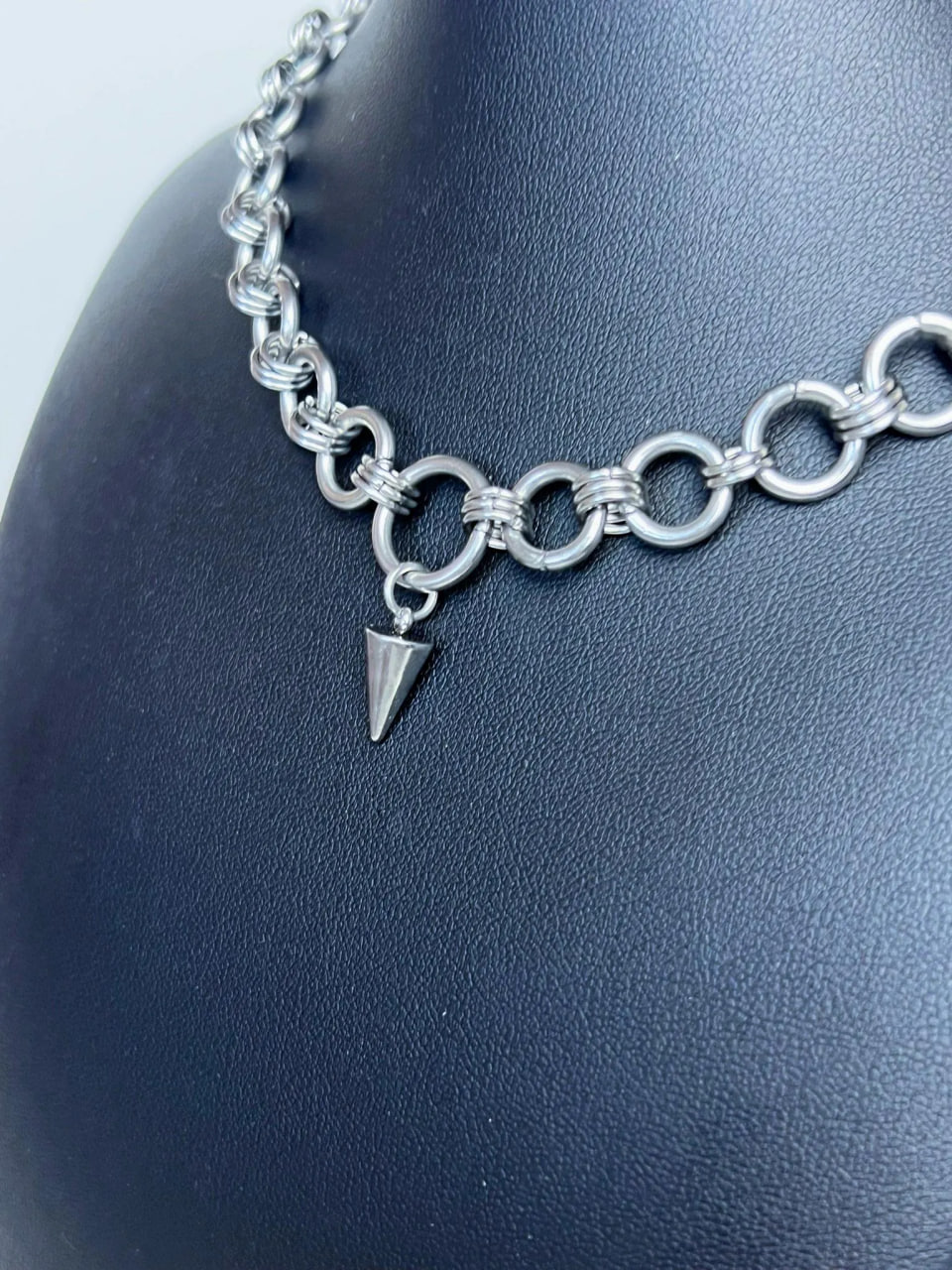 July Relics 04 - Collier ras-du-cou en cotte de mailles