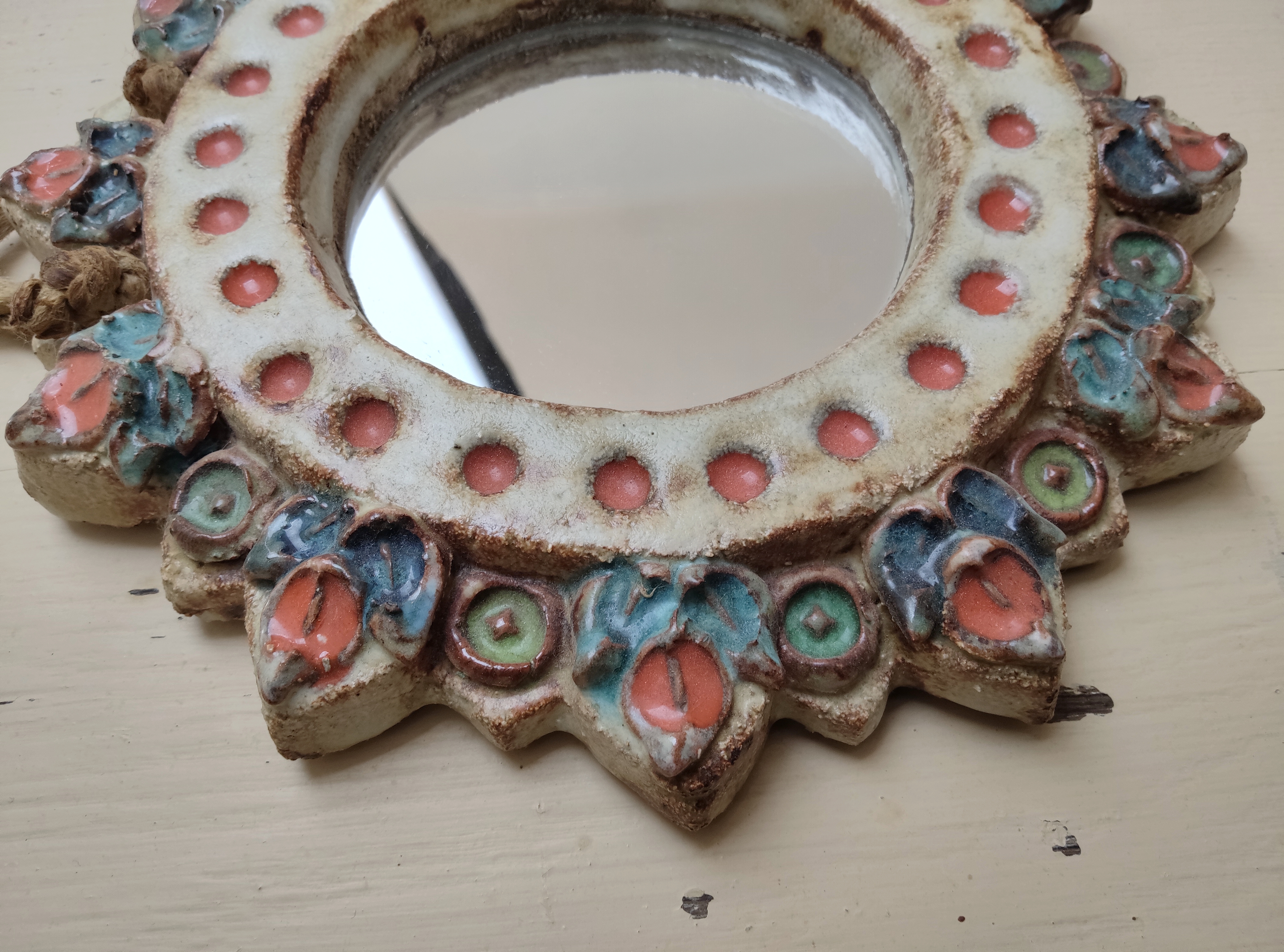 Miroir en céramique vintage en forme de soleil par La Roue, Vallauris, France  vers 1950