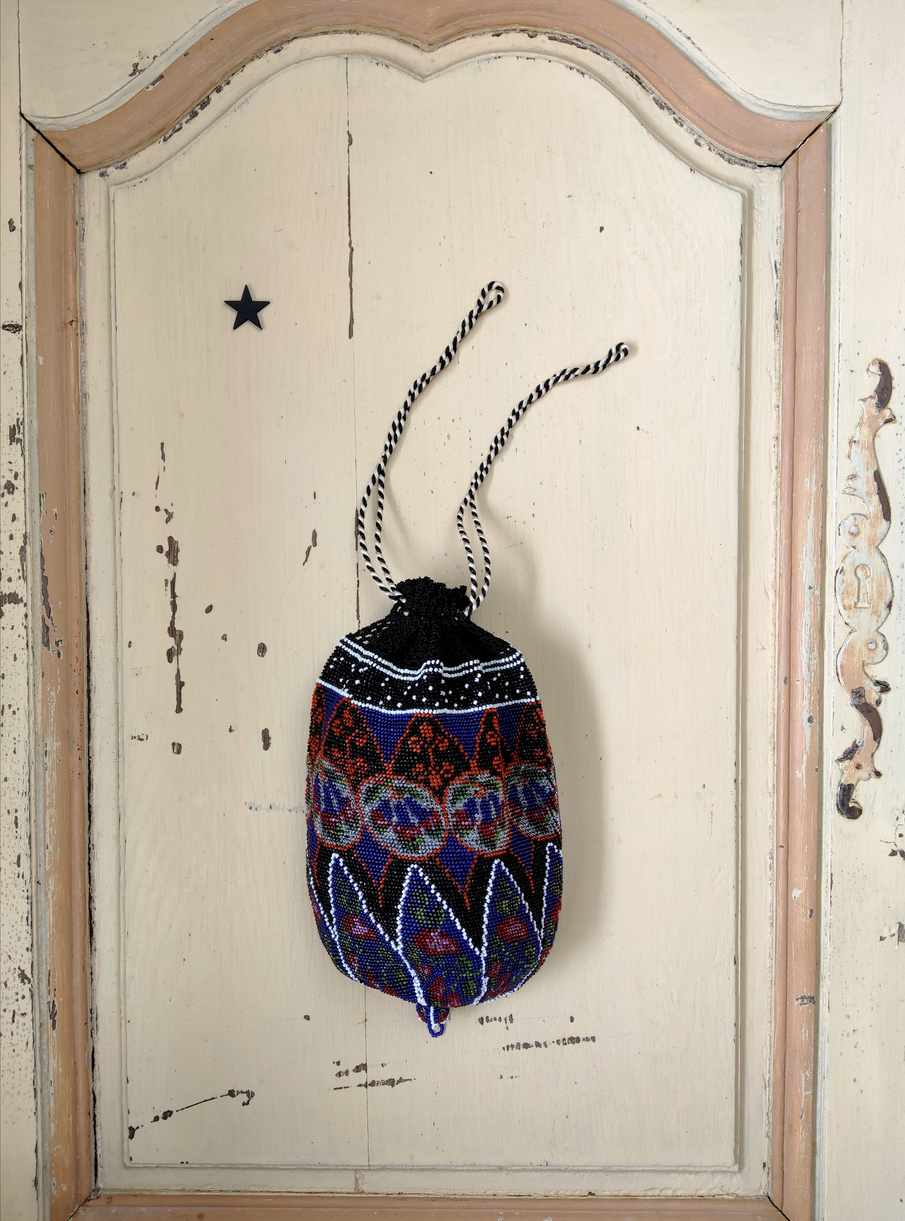 Bourse aumônière Tissée avec des Perles en  Verre ancienne vers 1900