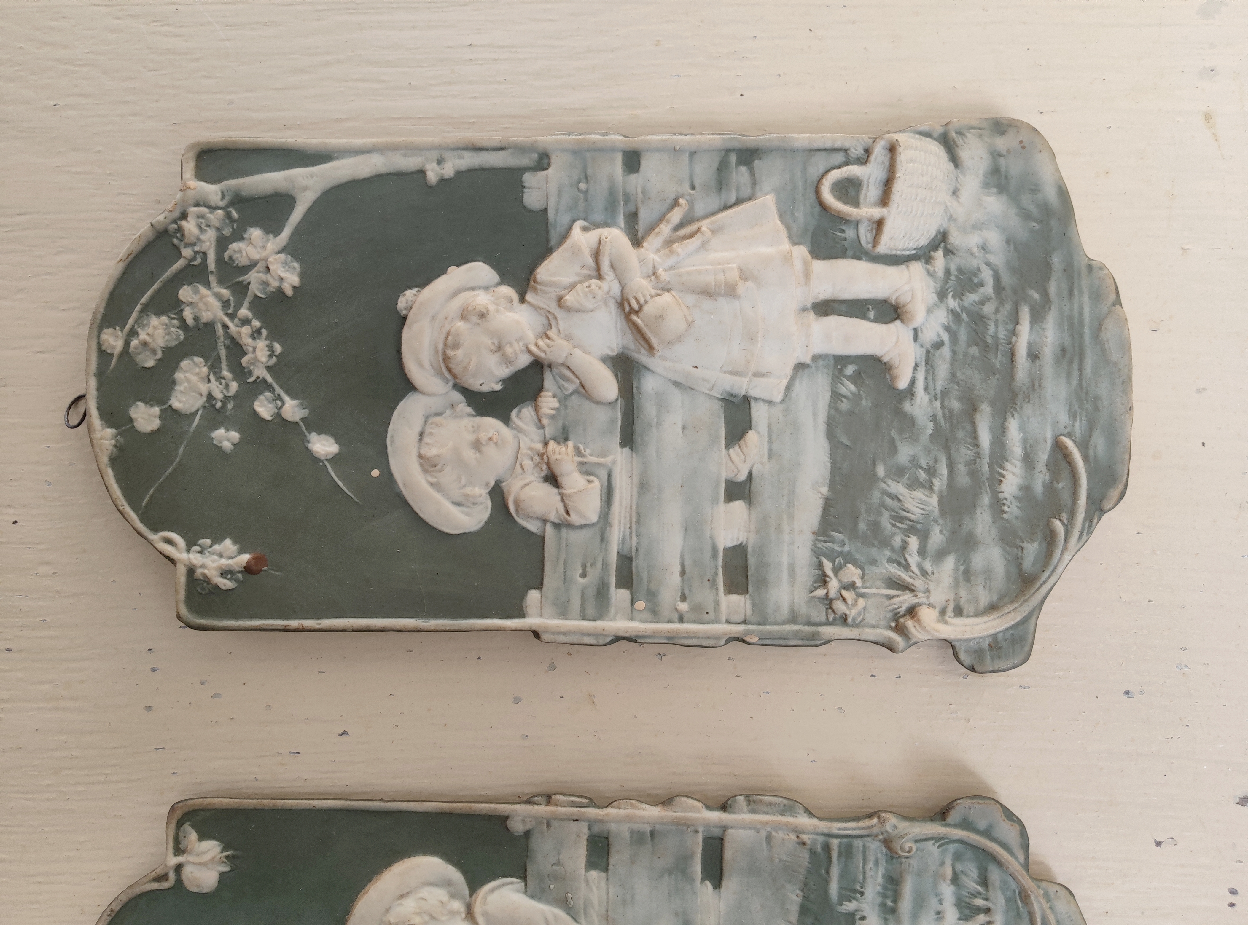 Lot 2 Médaillons en porcelaine de Thuringe anciens vers 1900