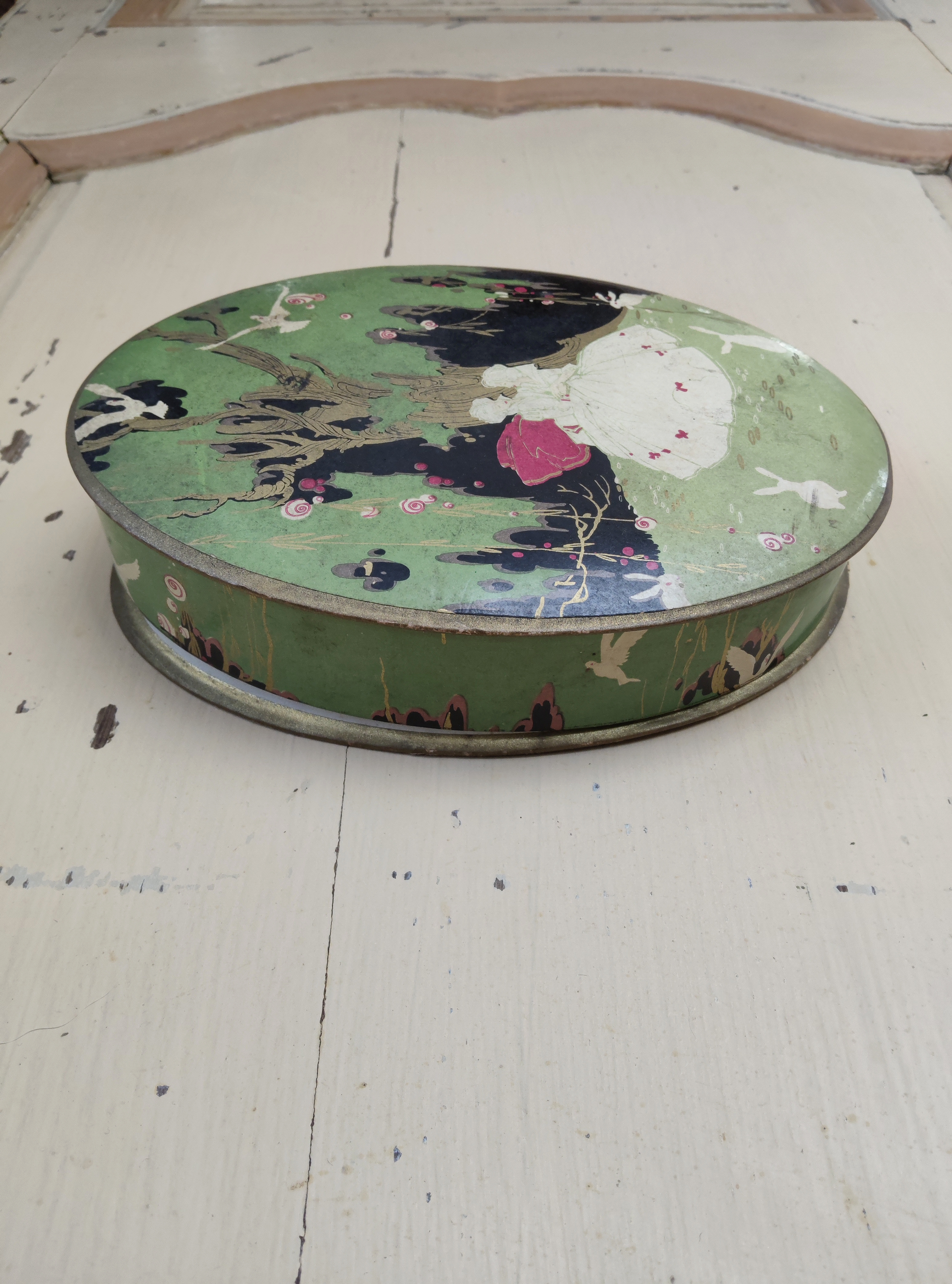 Boite en carton ancienne ovale publicitaire /bonbon/chocolat époque Art Déco 