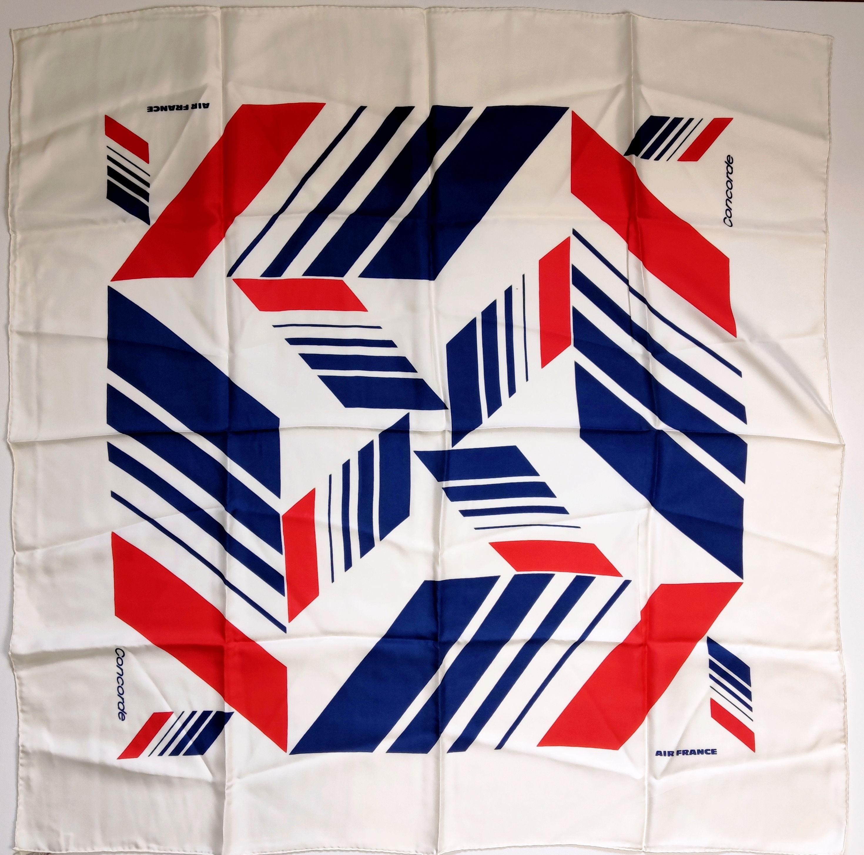 Foulard en soie : avion Air France ''CONCORDE''. Carré de soie