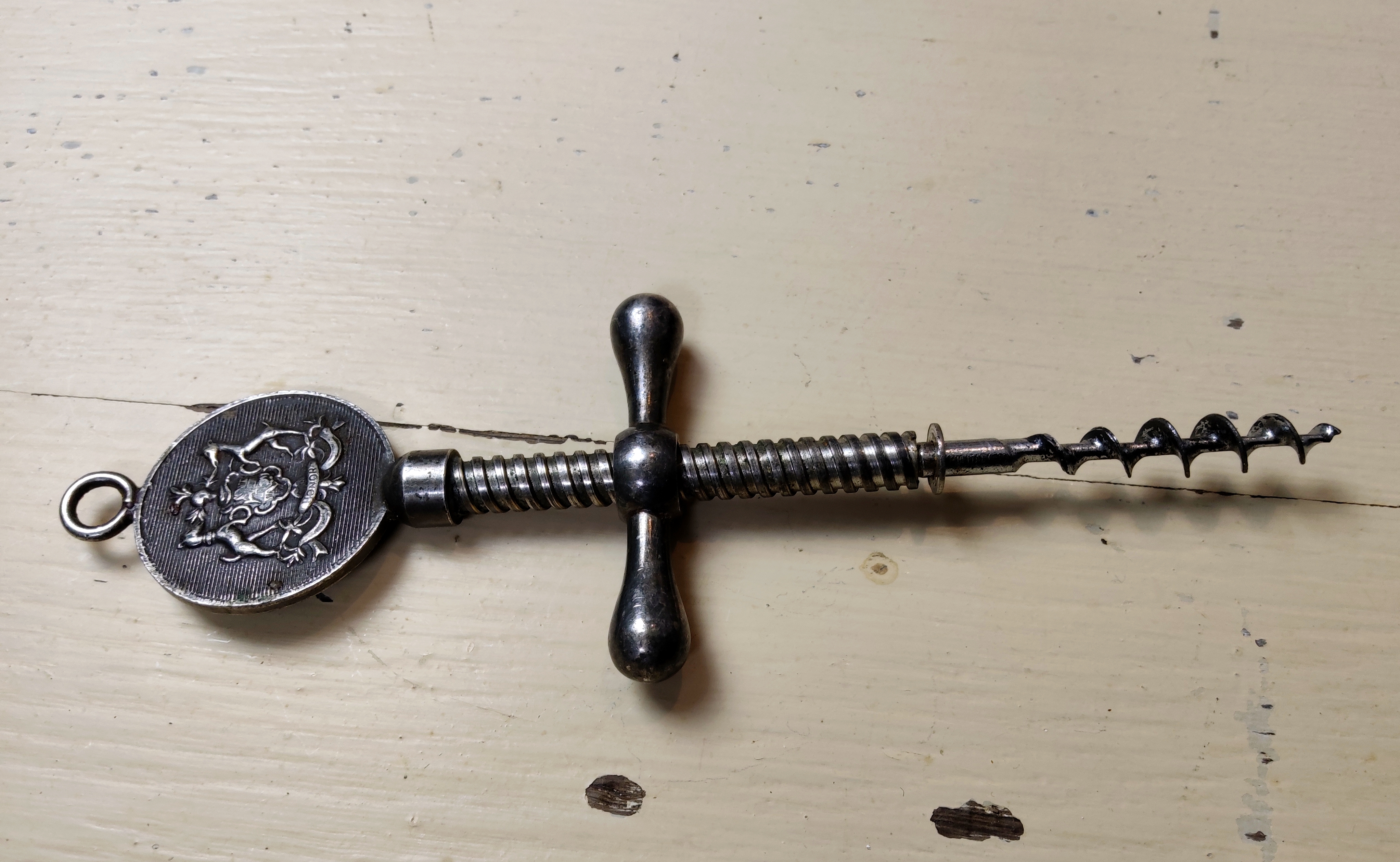 Tire-bouchon vintage en métal Honor