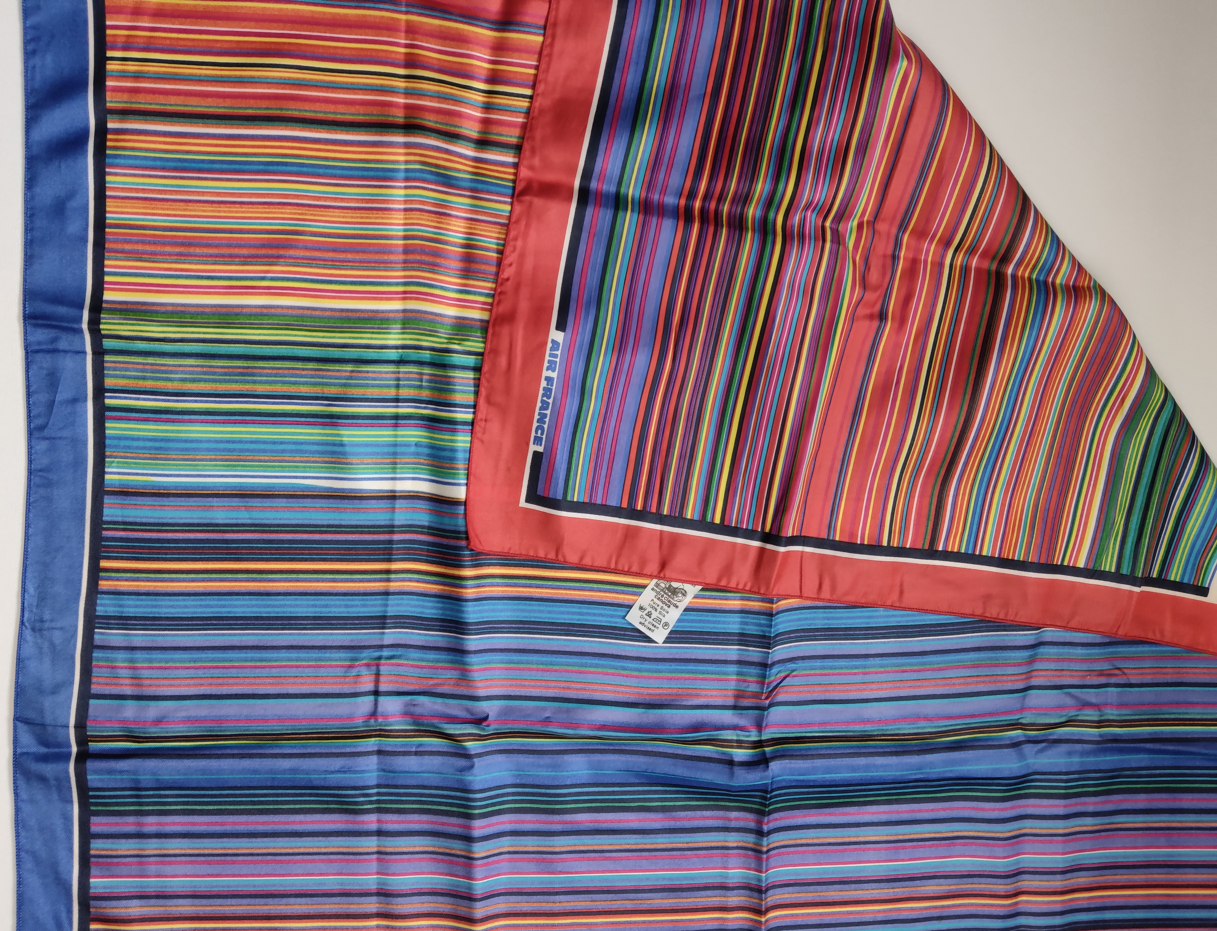 Foulard en soie ''CONCORDE'' AIR FRANCE par RAYMOND MORETTI  (Canova)