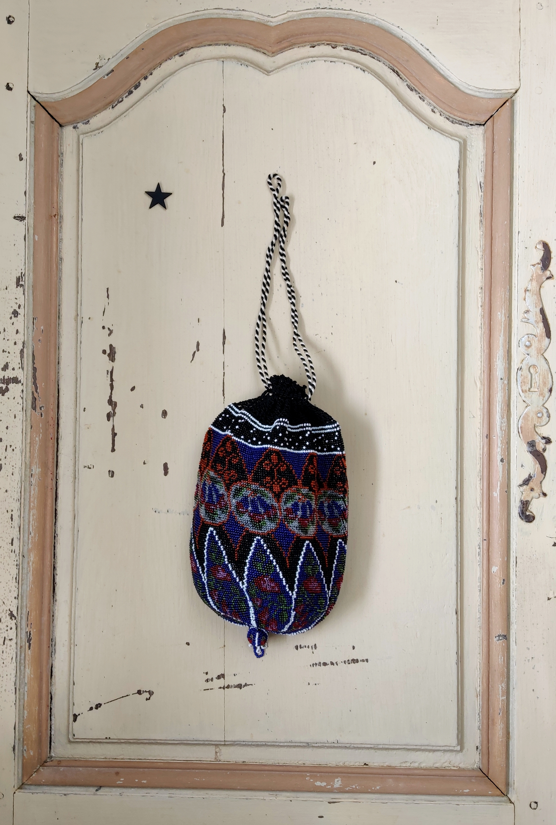 Bourse aumônière Tissée avec des Perles en Verre ancienne vers 1900