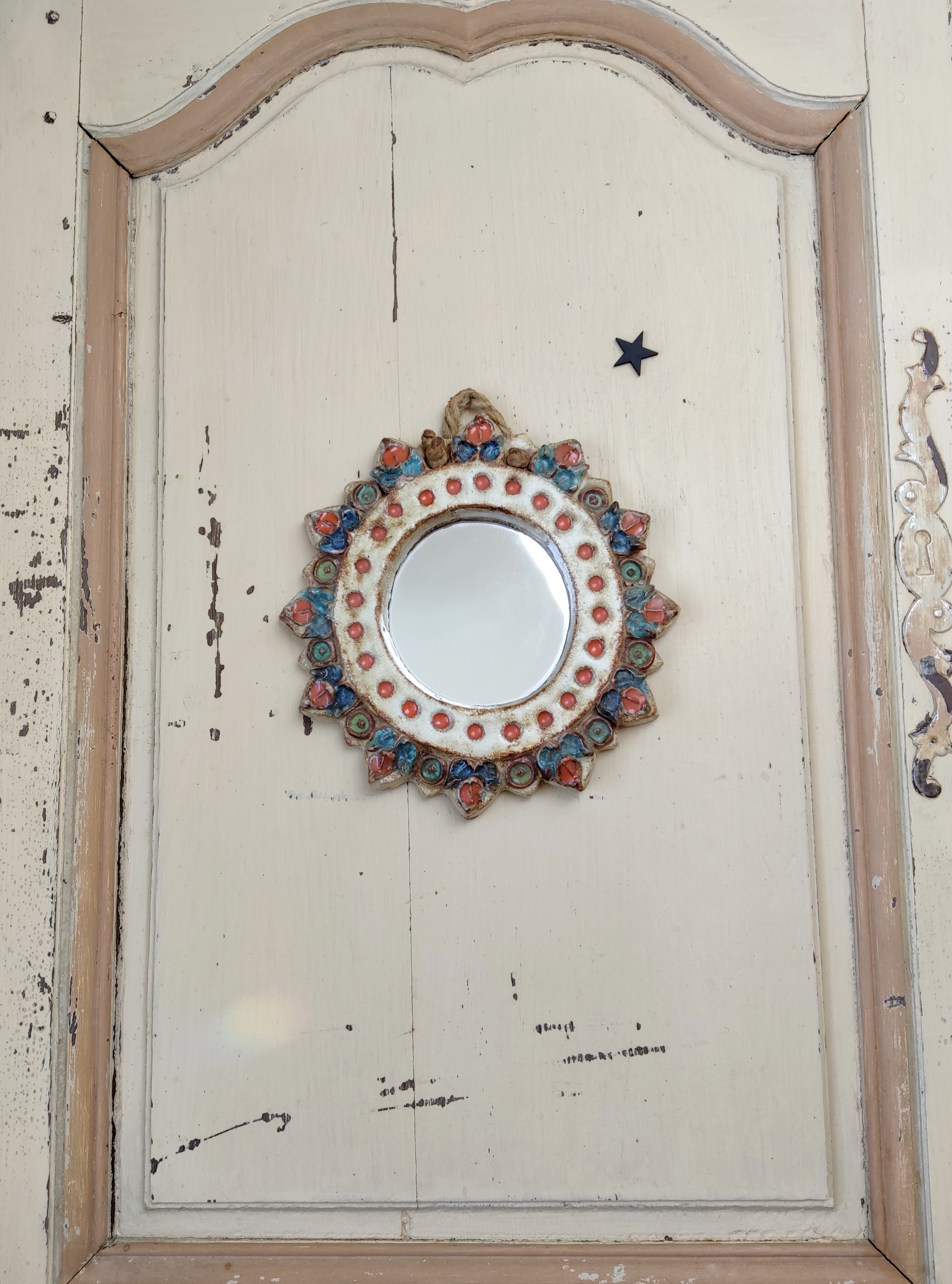 Miroir en céramique vintage en forme de soleil par La Roue, Vallauris, France vers 1950