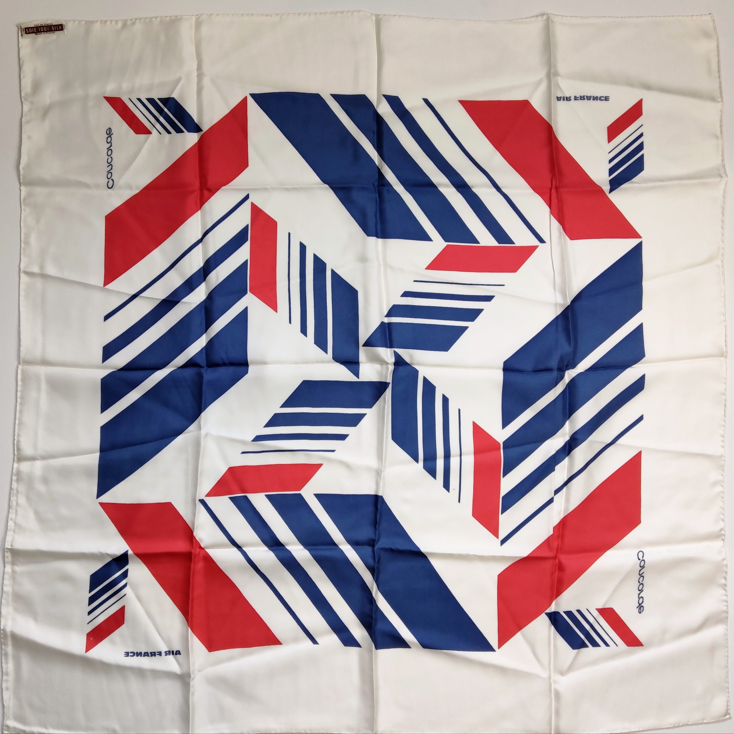 Foulard en soie : avion Air France ''CONCORDE''. Carré de soie