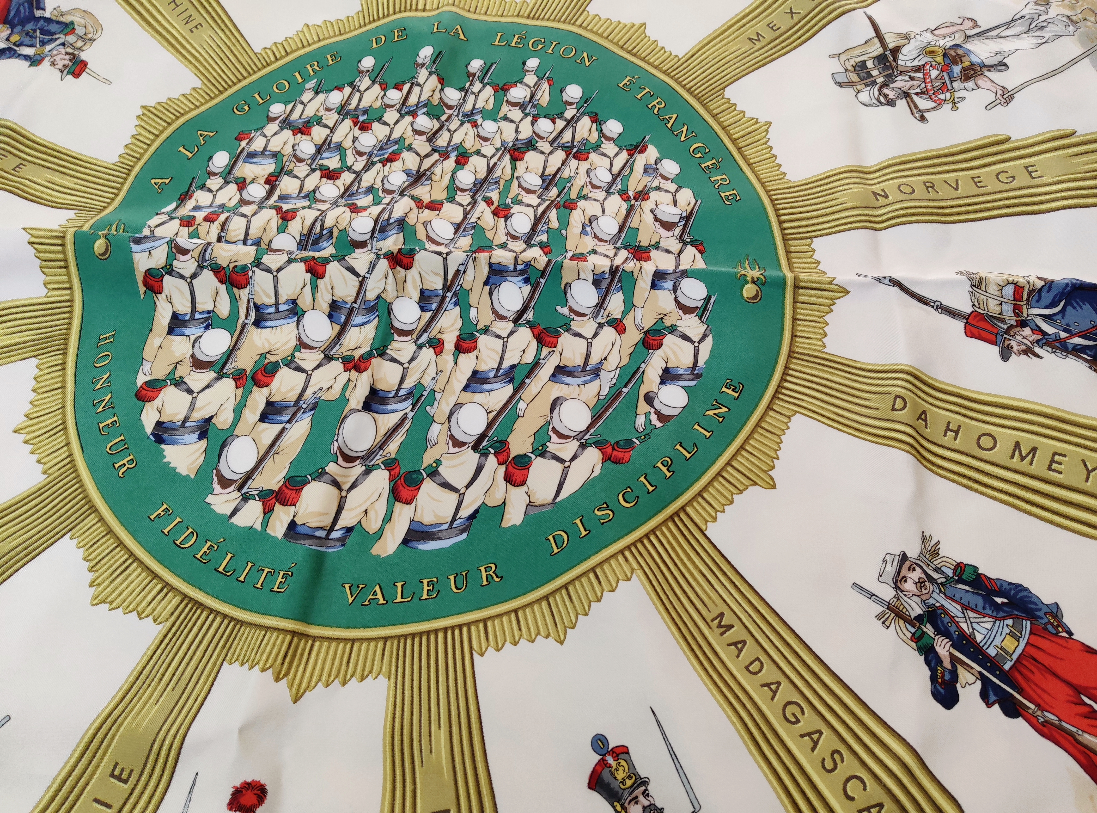 Carré Hermès soie Légion etrangère 