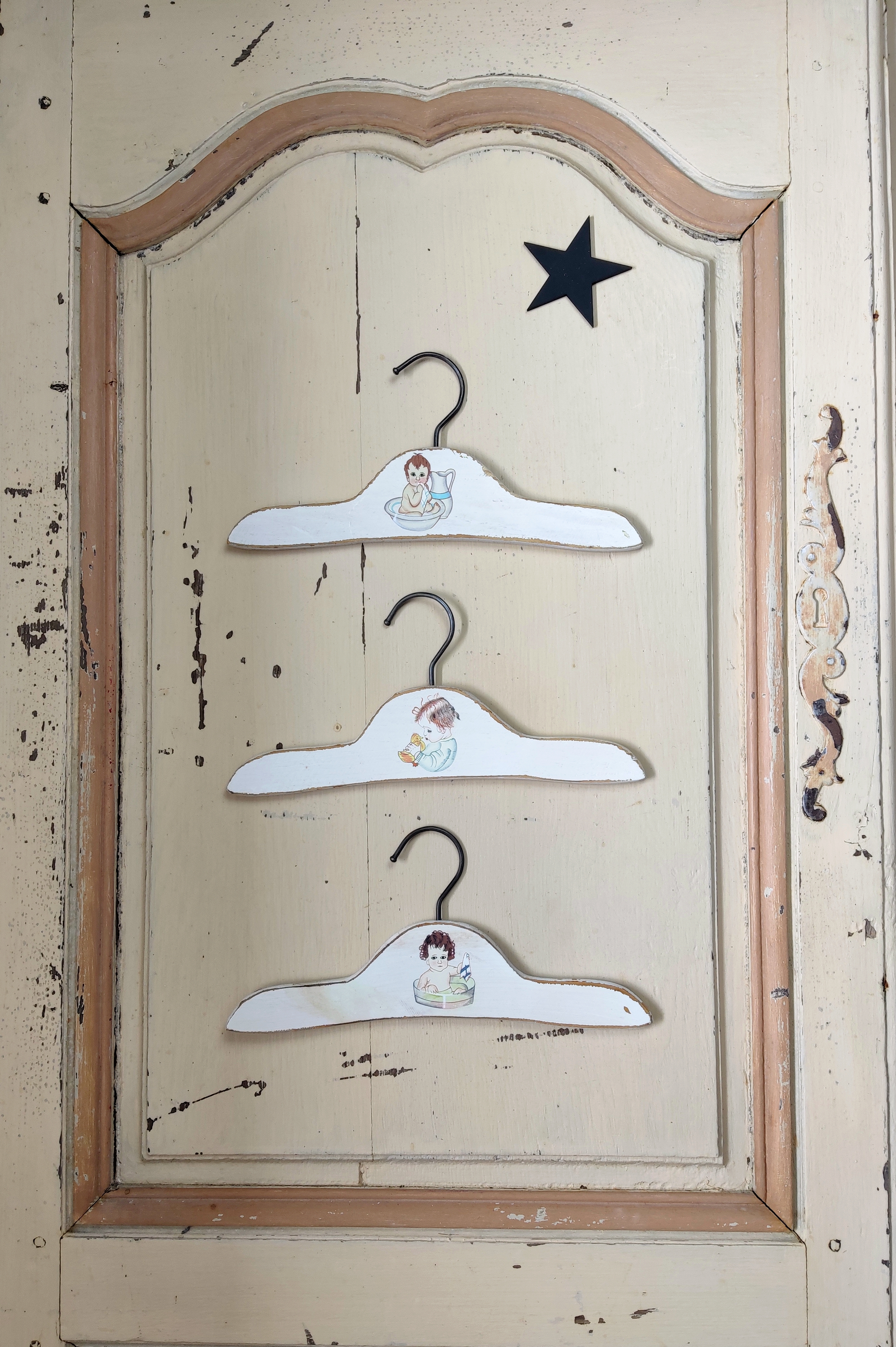 Lot 3 petits Cintres pour enfants vintages