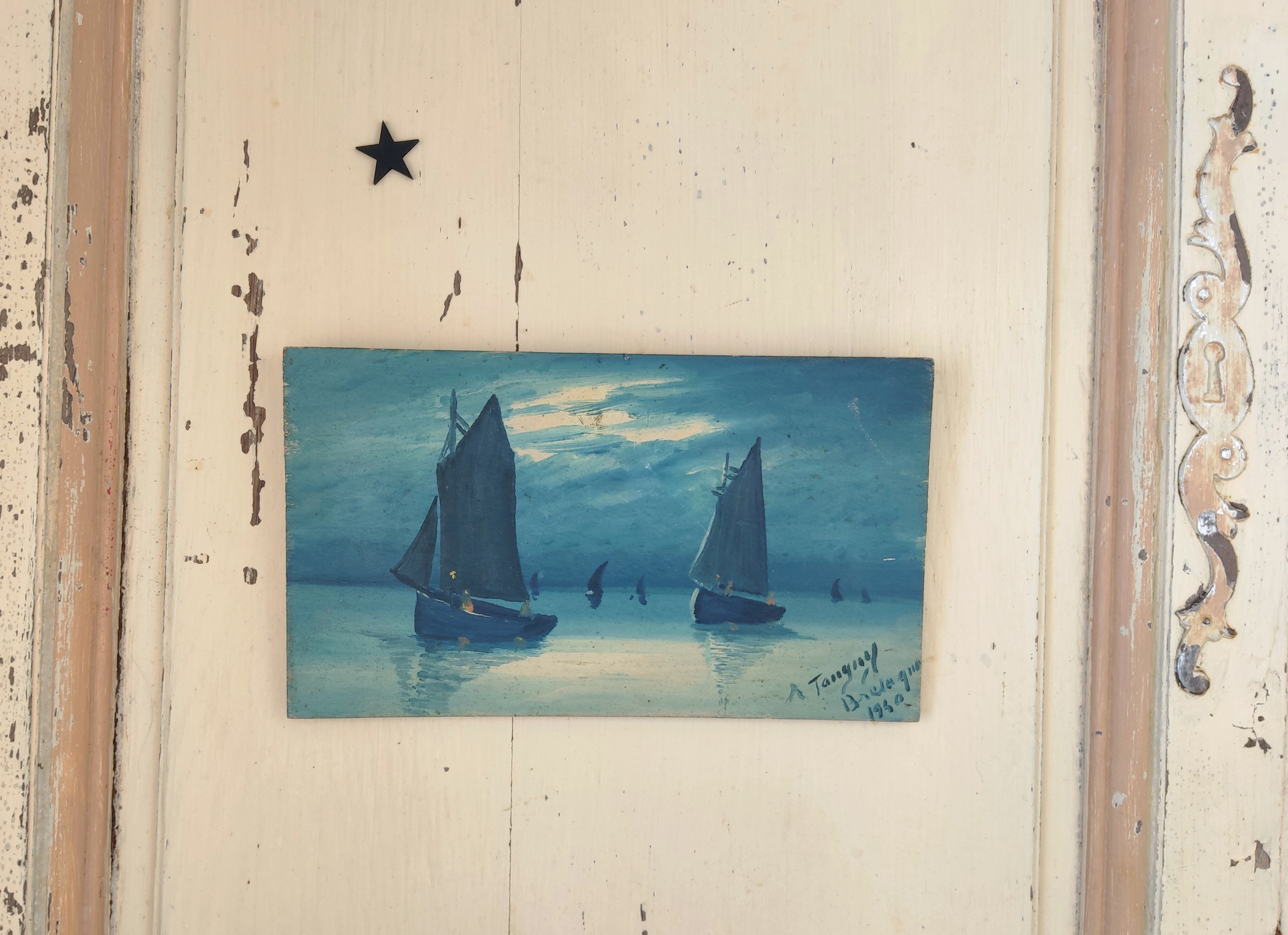 Peinture ancienne sur bois. Marine signée A Tanguy Bretagne 1940