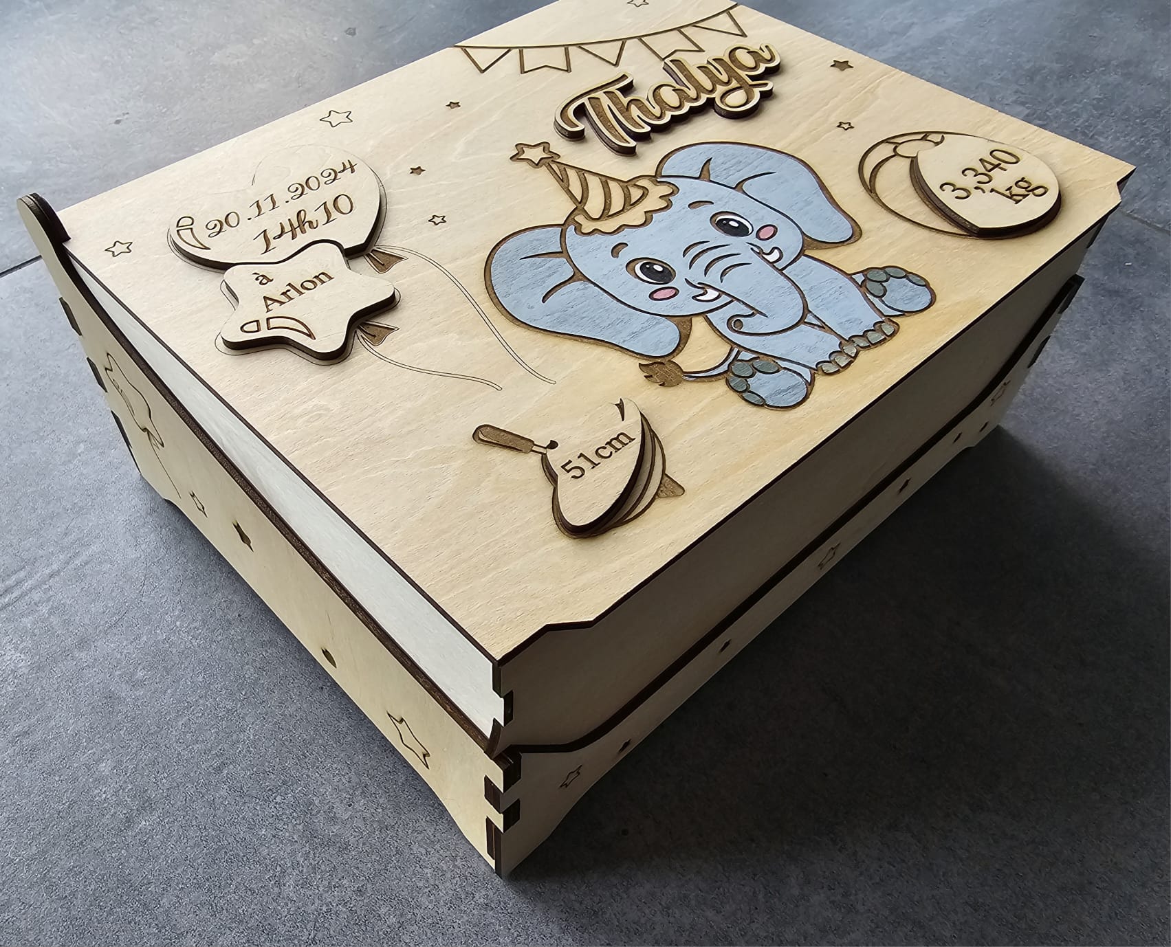 Coffret naissance sur mesure peint 