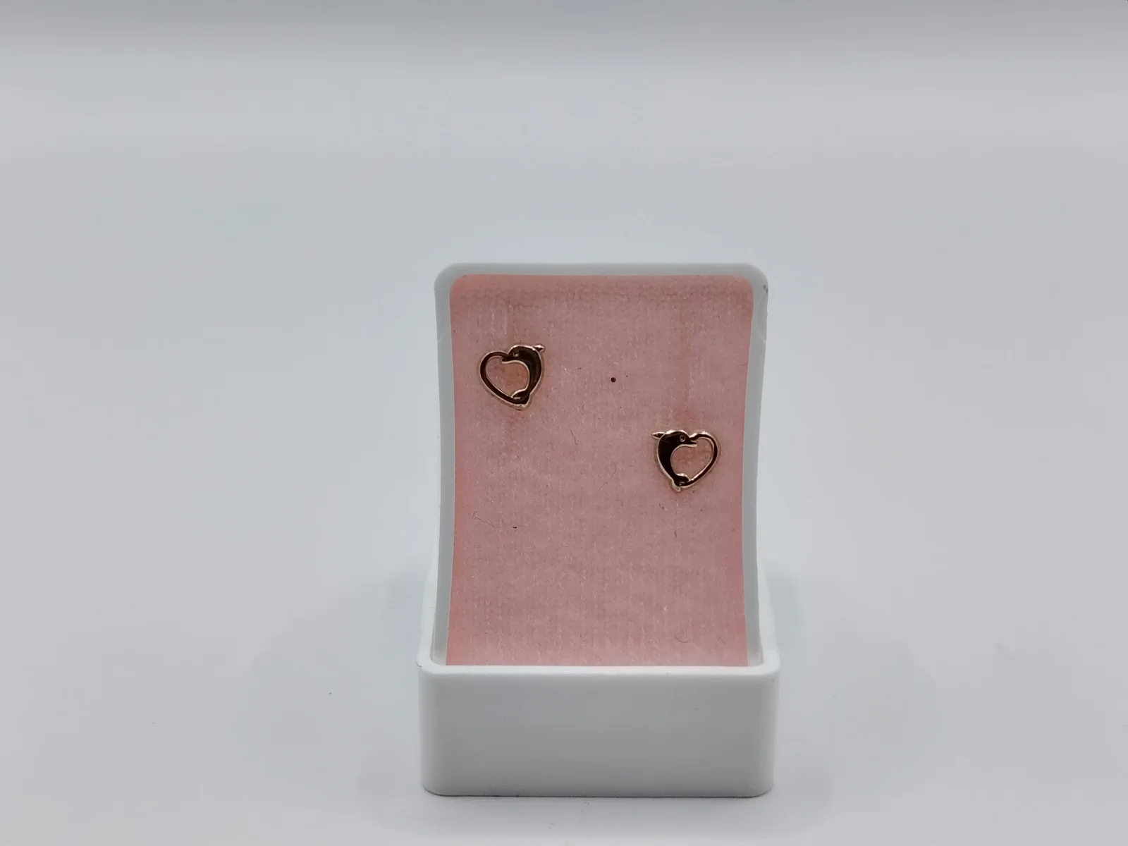 Aretes de corazón dorados de oro 10k