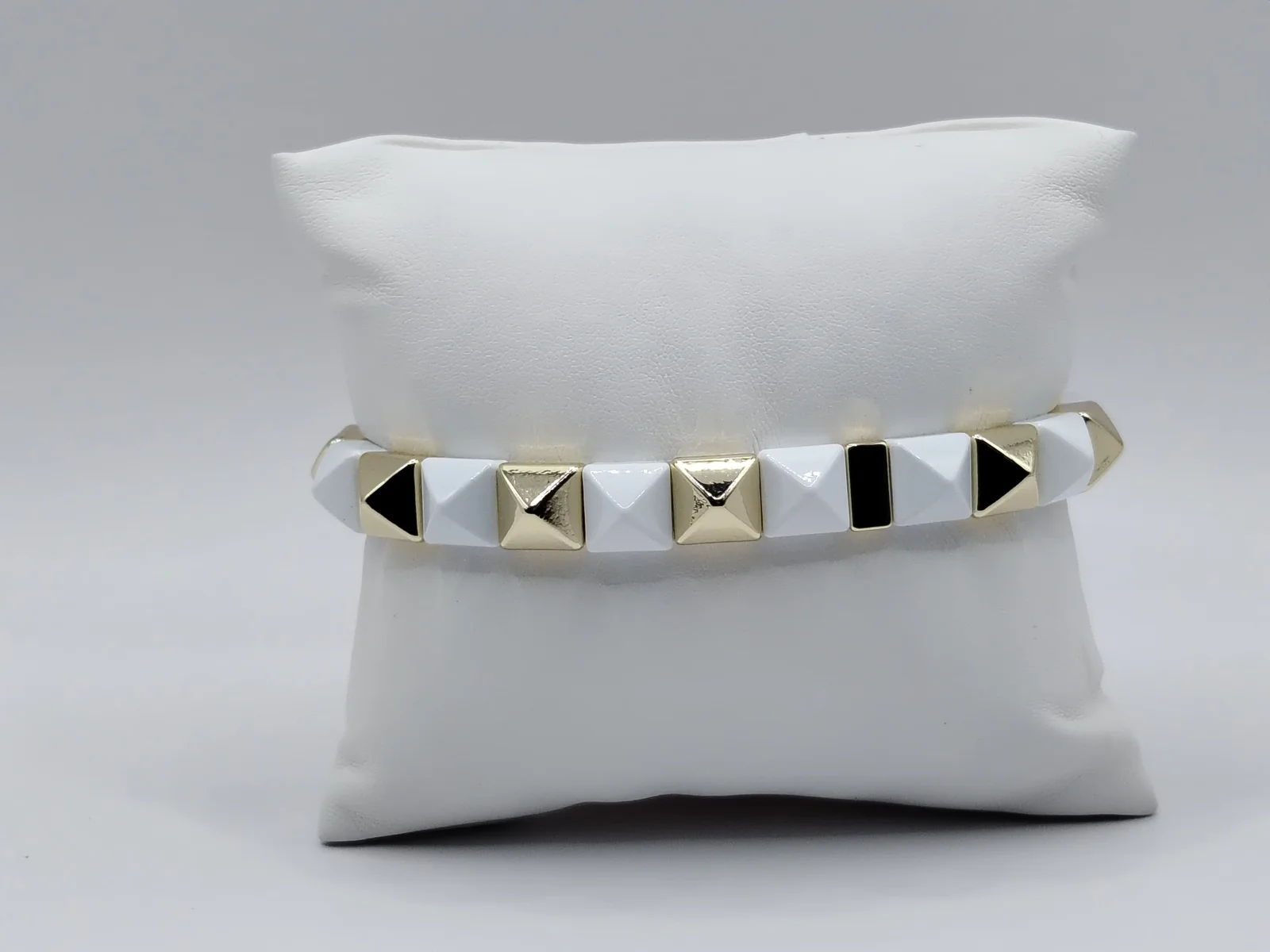 Pulsera de pirámides