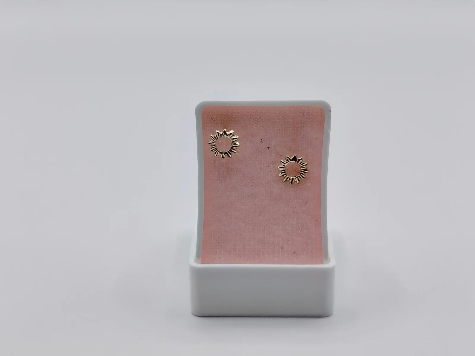 Aretes de sol dorados de oro10k