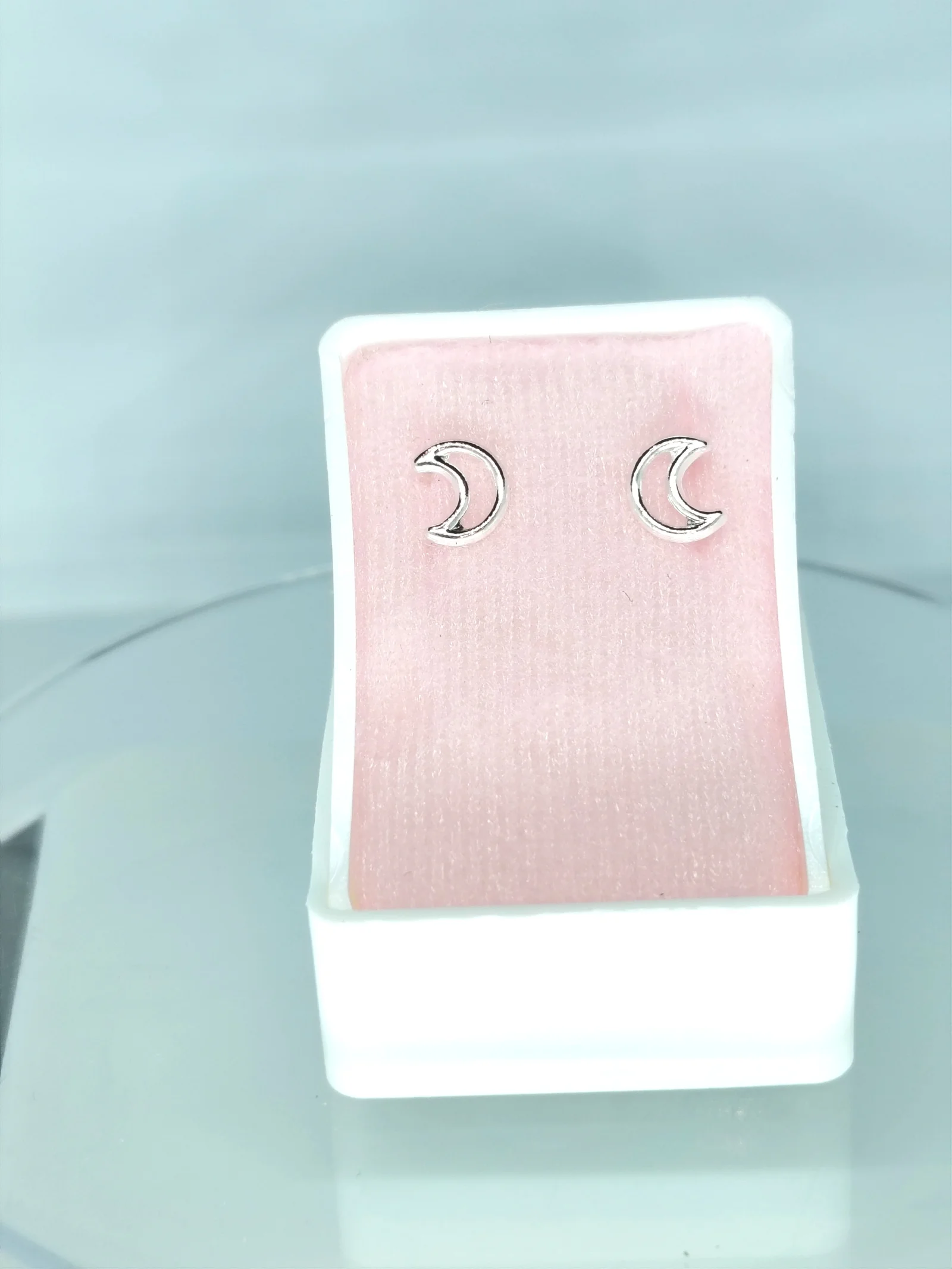 Aretes de media luna