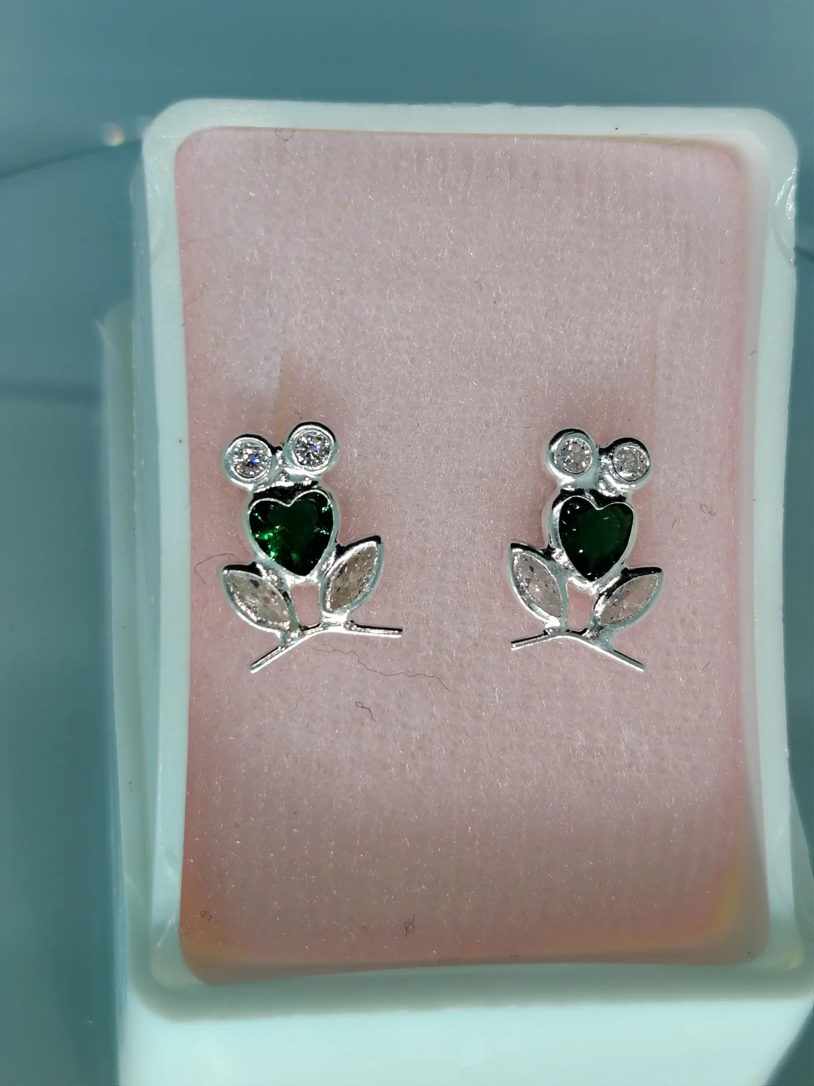 Broquel plata con bolita circulo con zirconia