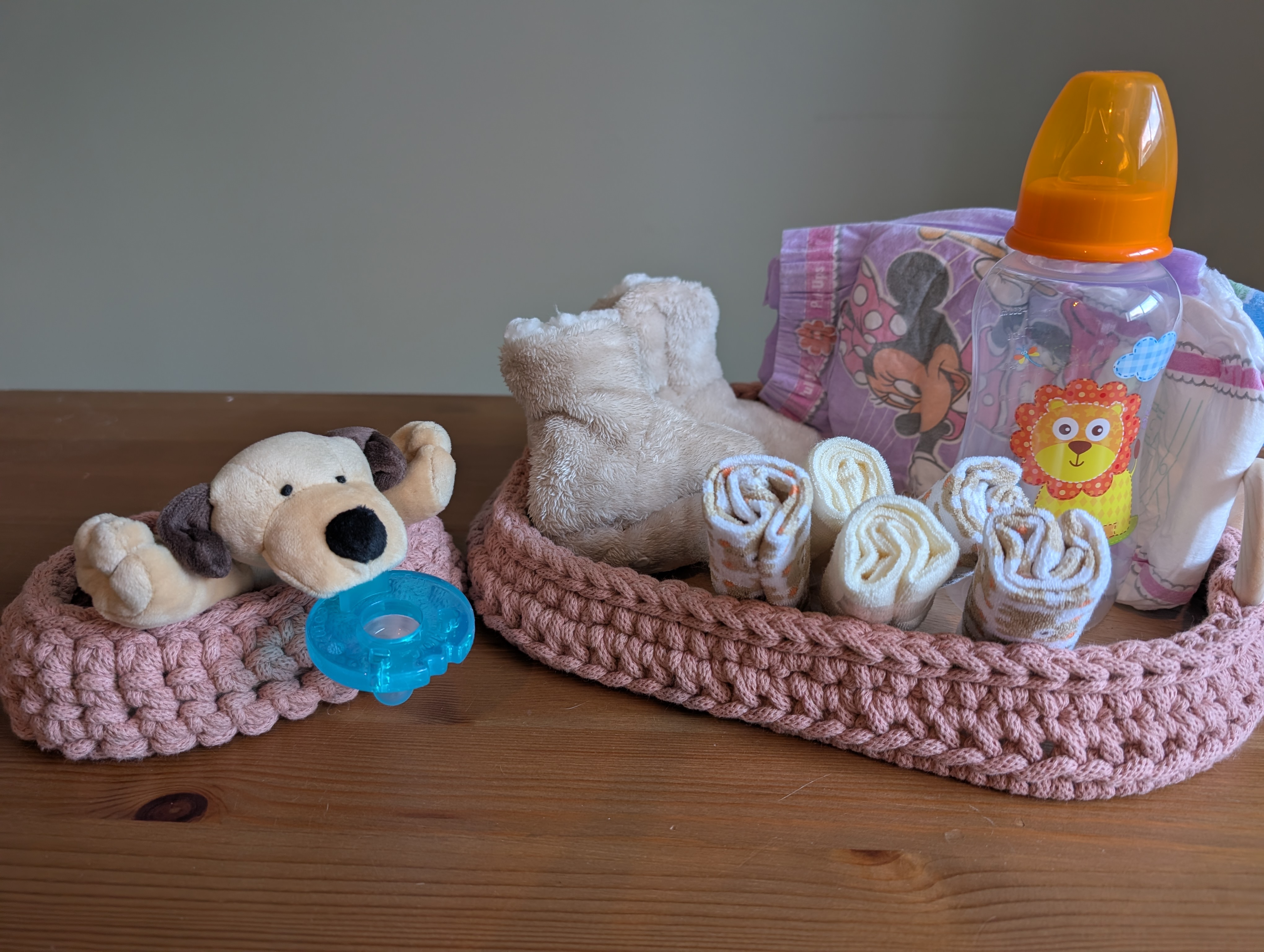 Ensemble - Plateau et panier déco et rangement rose