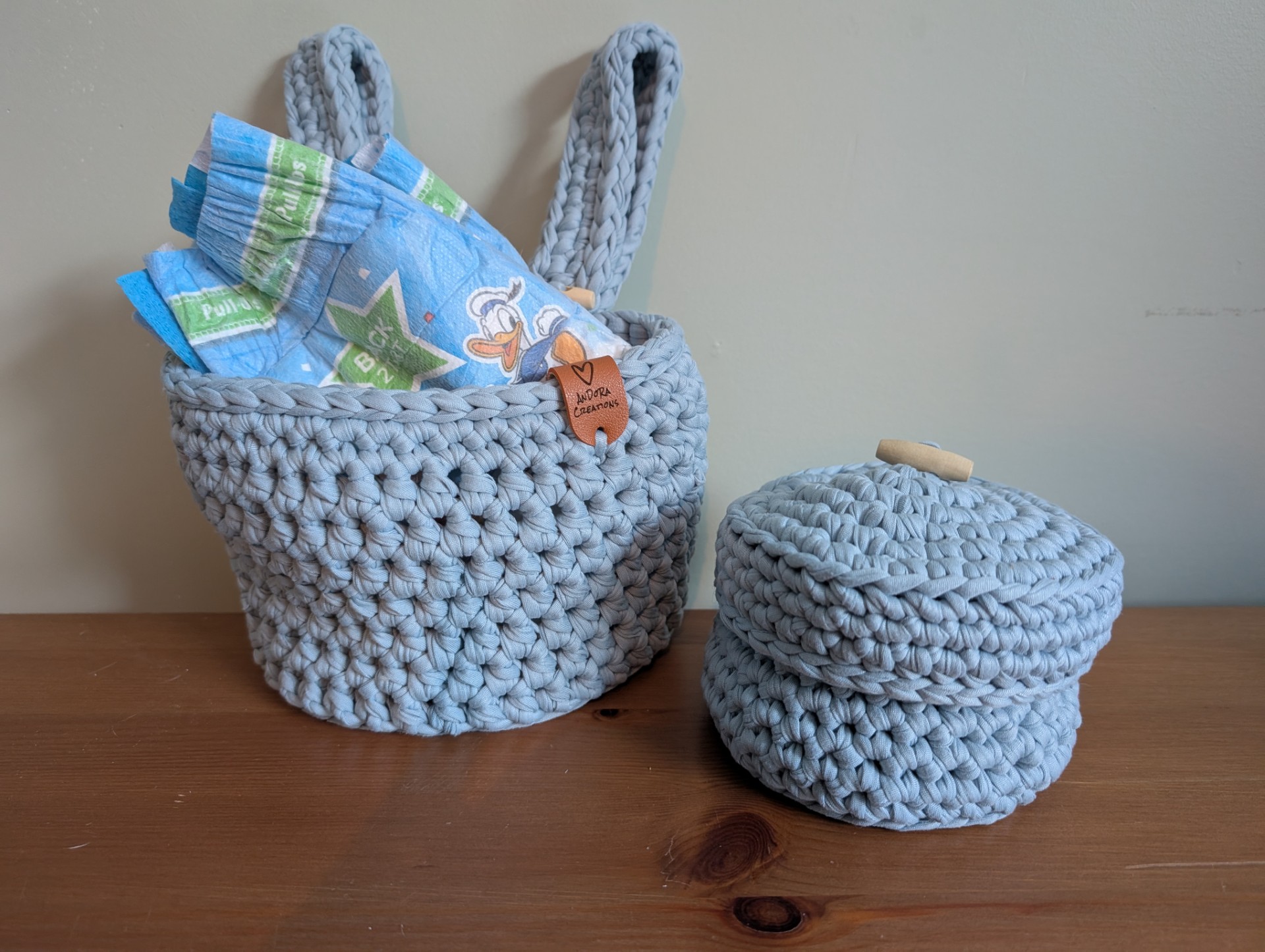 Ensemble panier suspendu lit de bébé et panier