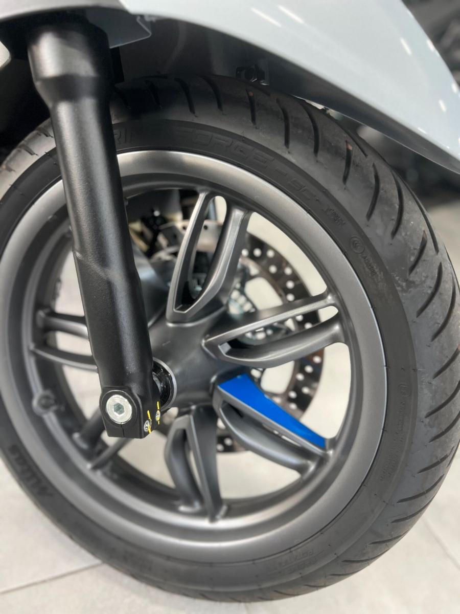 Piaggio Beverly 400 S HPE SOLO 1900KM - 2025