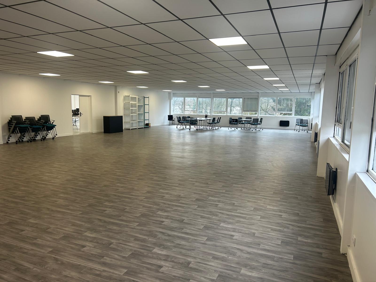 Open space de 280 m² · Noisy-le-Grand 93160 · Quartier Richardets