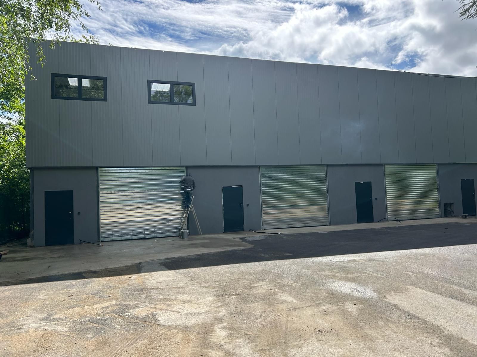 Local d'activité de 420 m² · Noisy-le-Grand 93160 · Quartier Richardets