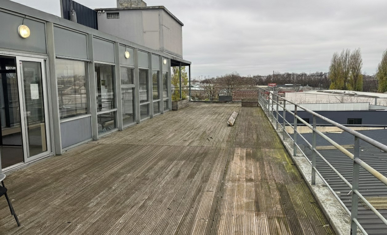 Bureau de 450 m² · La Courneuve 93120 · Quartier Waldeck Rochet
