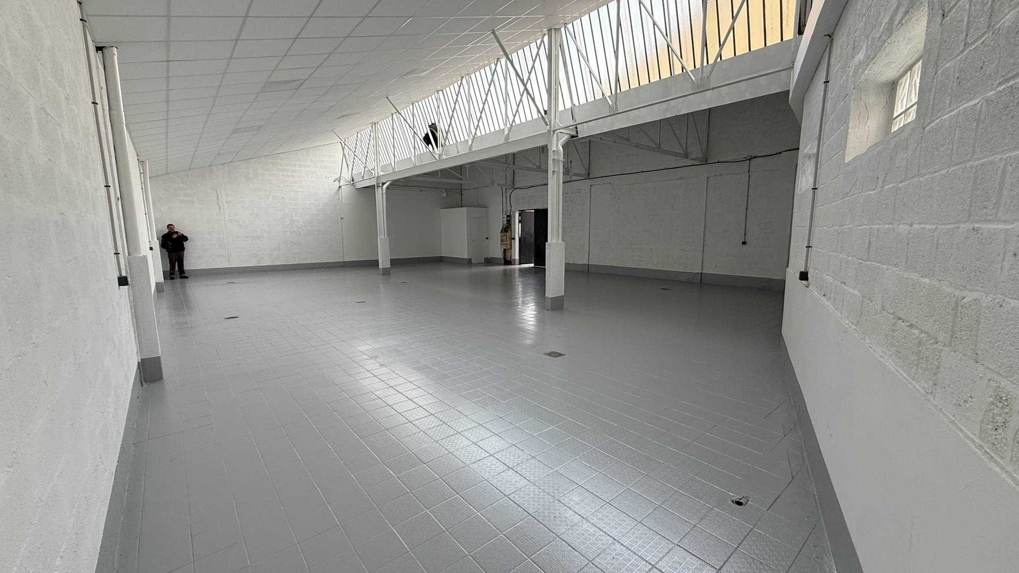 Local d'activité 210 m² · Pantin 93500 · Quartier Quatre Chemins Sud