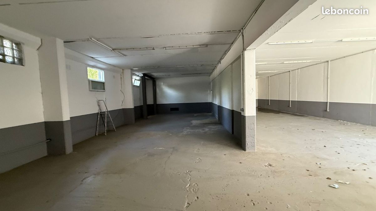 Local d'activité 250 m² - Aulnay-sous-Bois 93600 · Quartier Ouest Edgar Degas