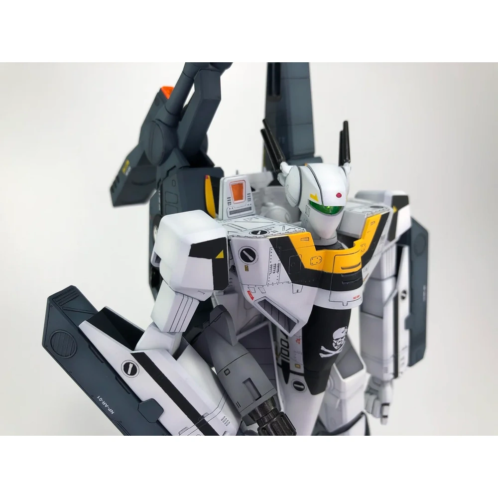 1/72 VF-1S Strike Battroid Valkyrie