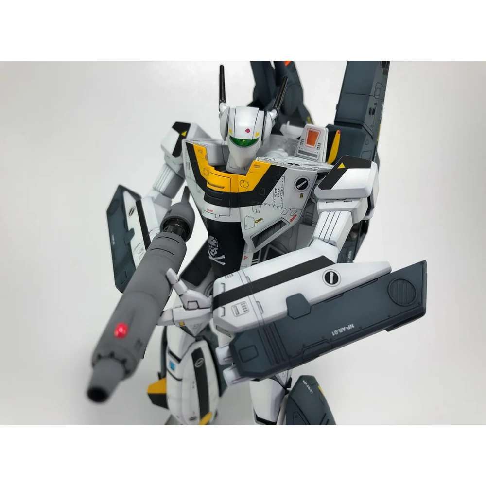 1/72 VF-1S Strike Battroid Valkyrie