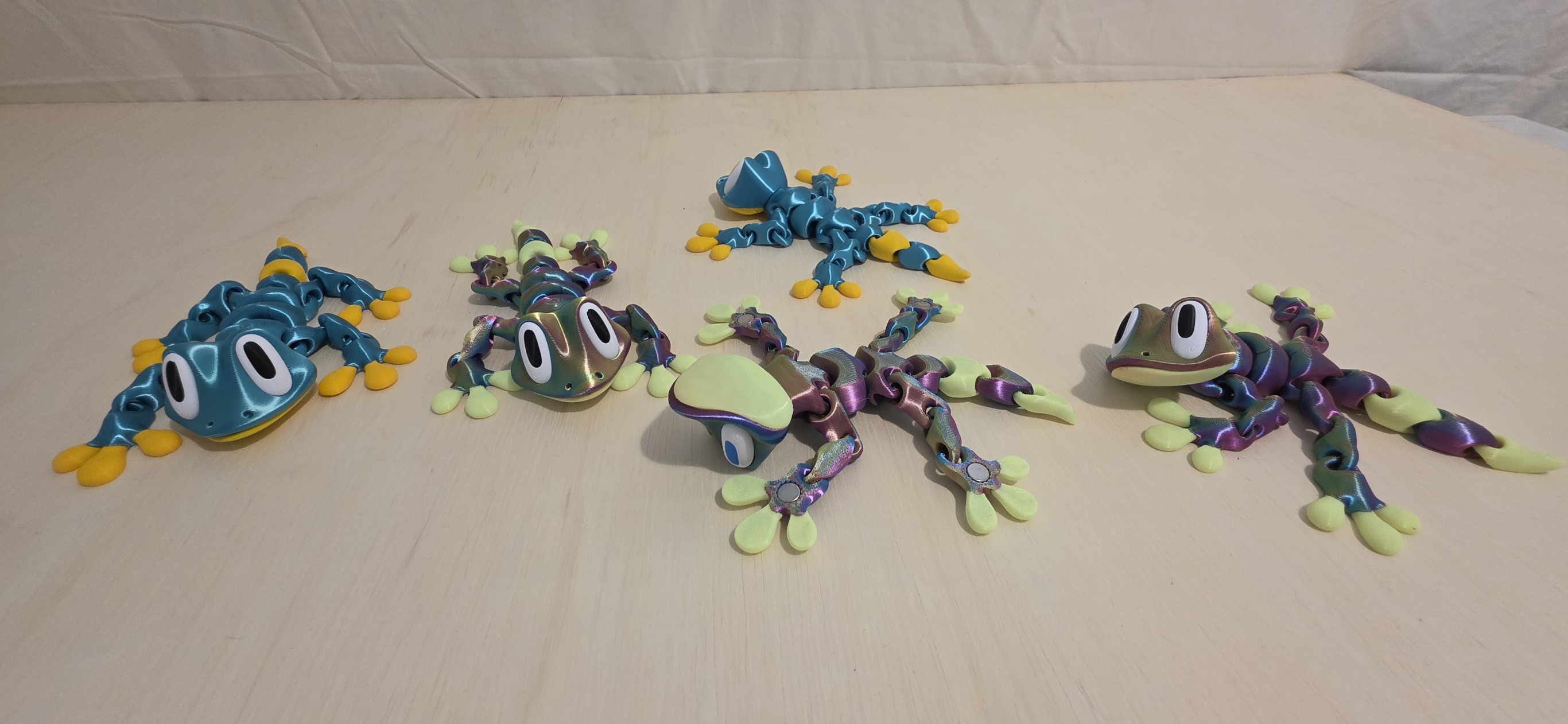 Colorful Magnetic Gecko 