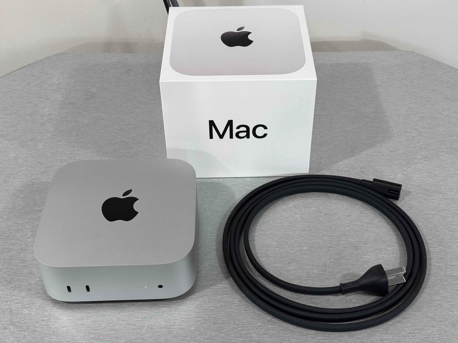 2024 Apple Mac Mini M4 - 16GB RAM - 2TB SSD