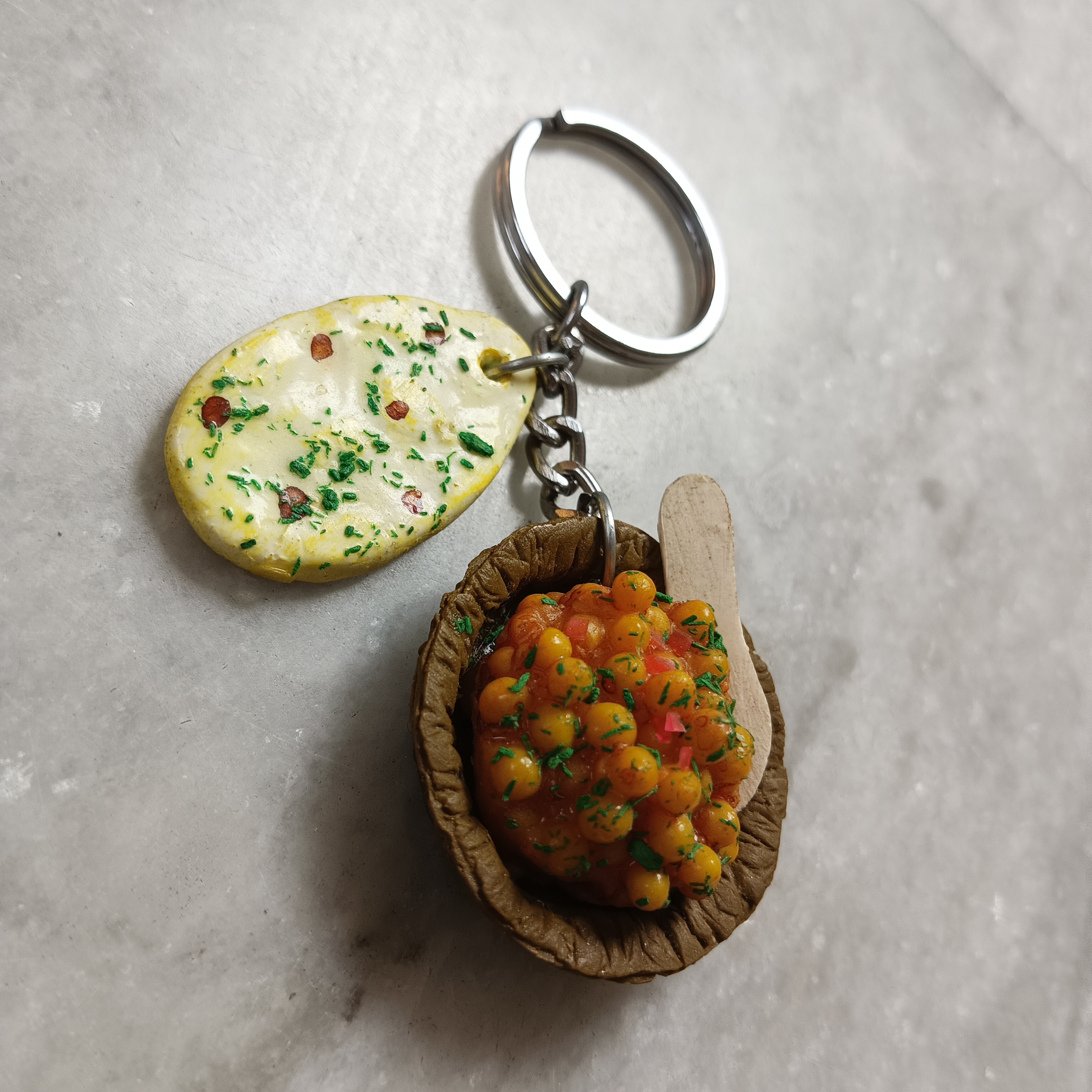 Miniature Chole with Kulcha Keychain