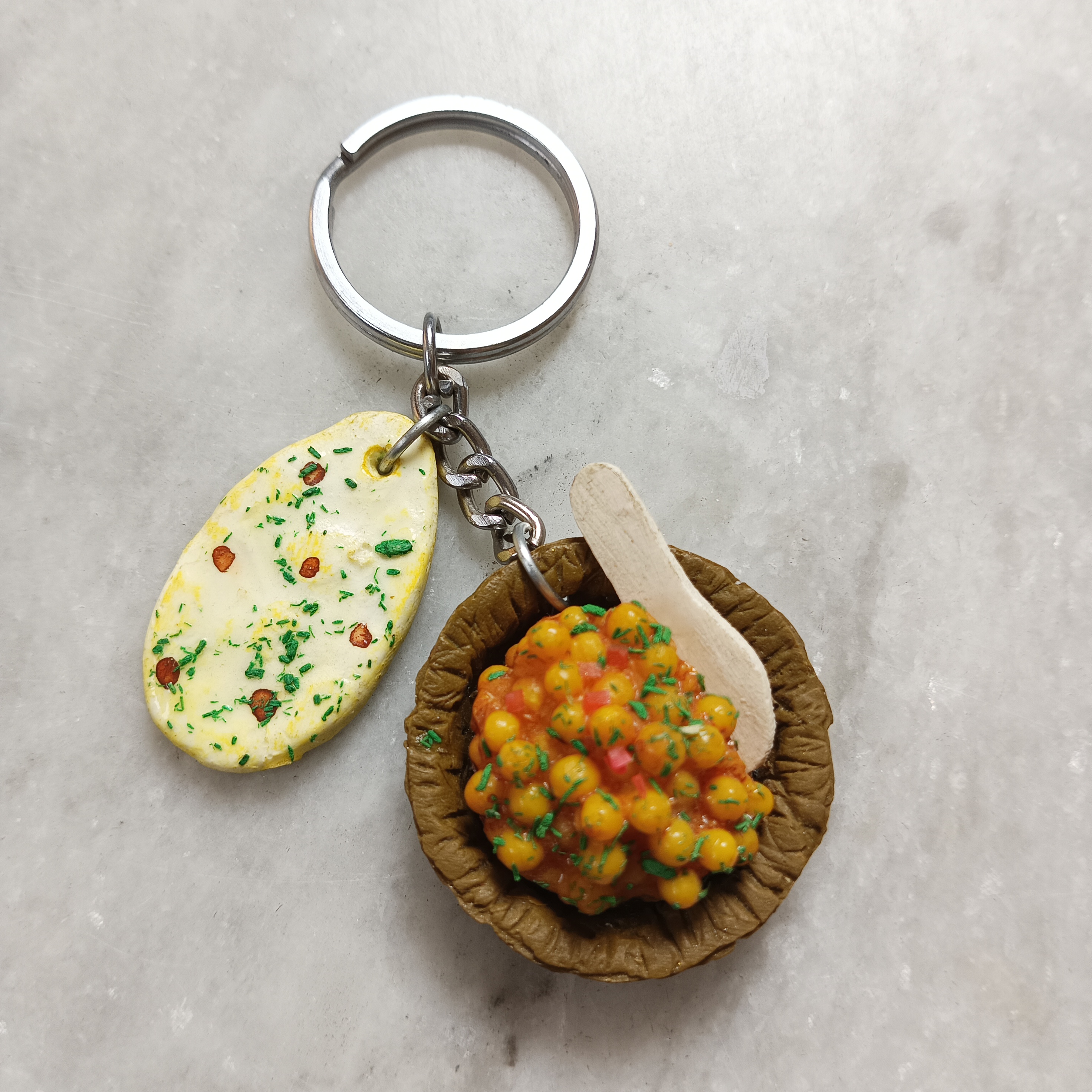 Miniature Chole with Kulcha Keychain