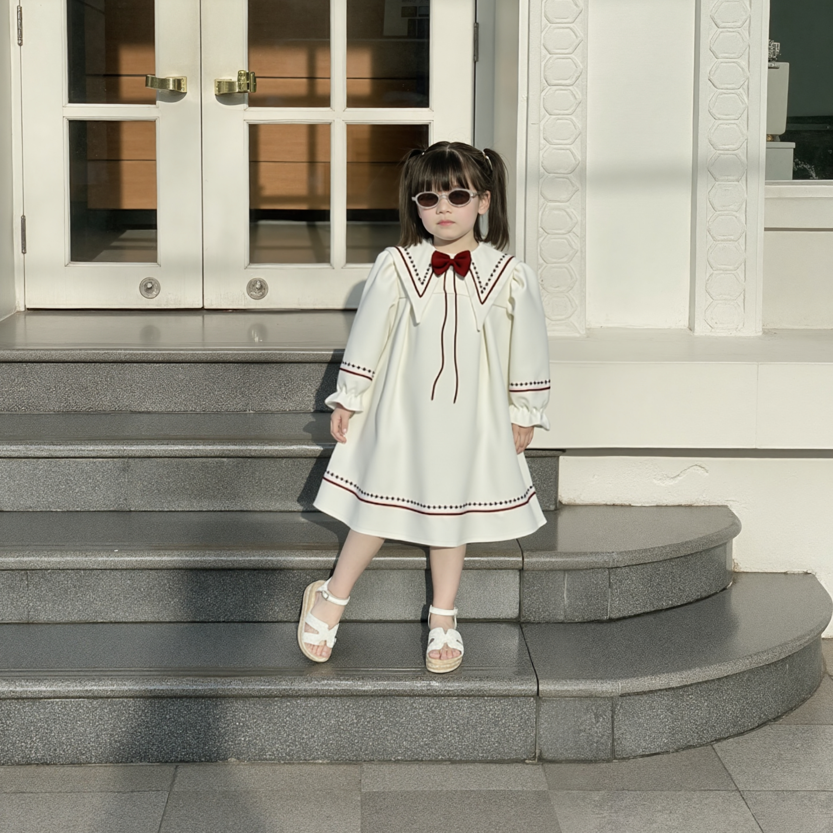 Aura Vintage Kırmızı Nakış İşlemeli Fiyonklu Uzun Kollu Kız Çocuk Elbisesi