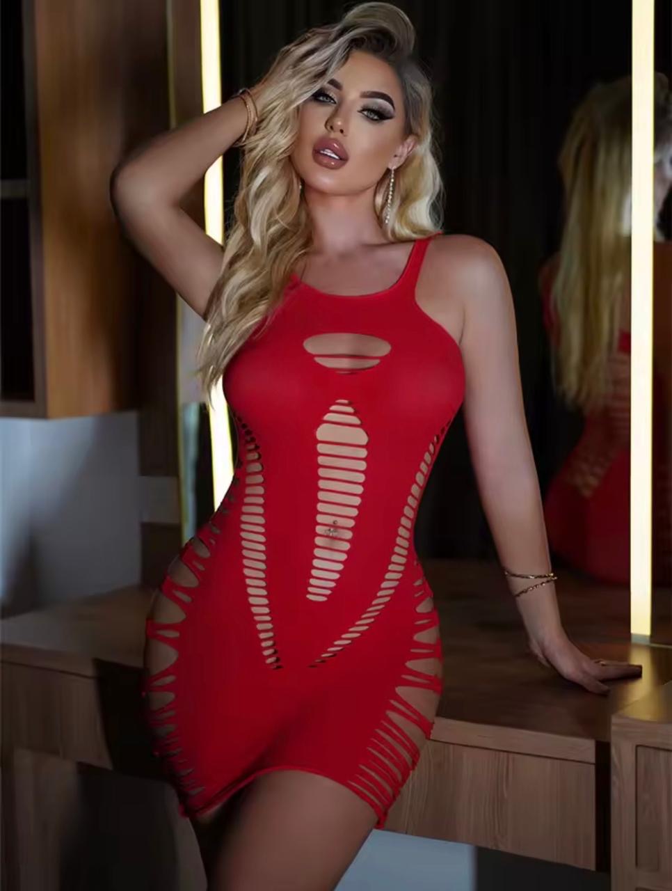 Vestido sexy negro con cortes