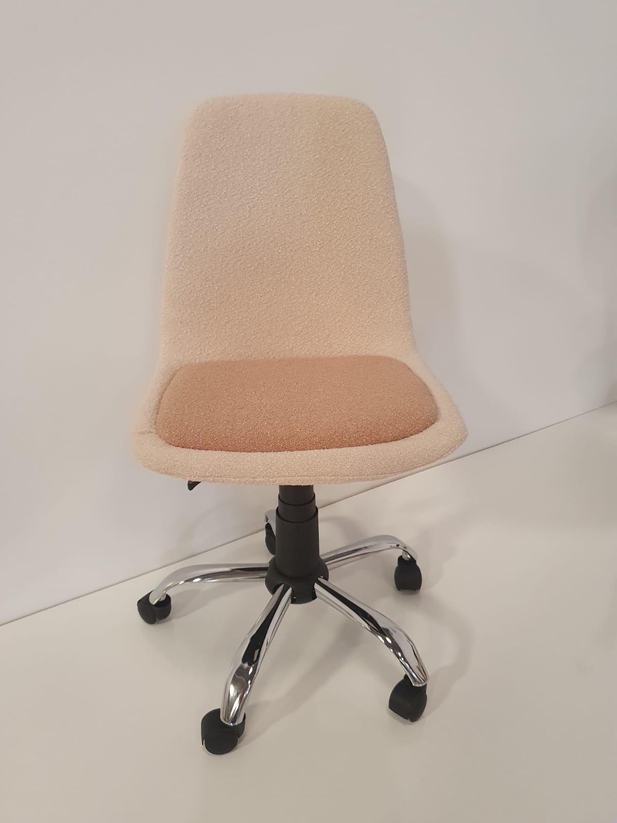 Modern office chair