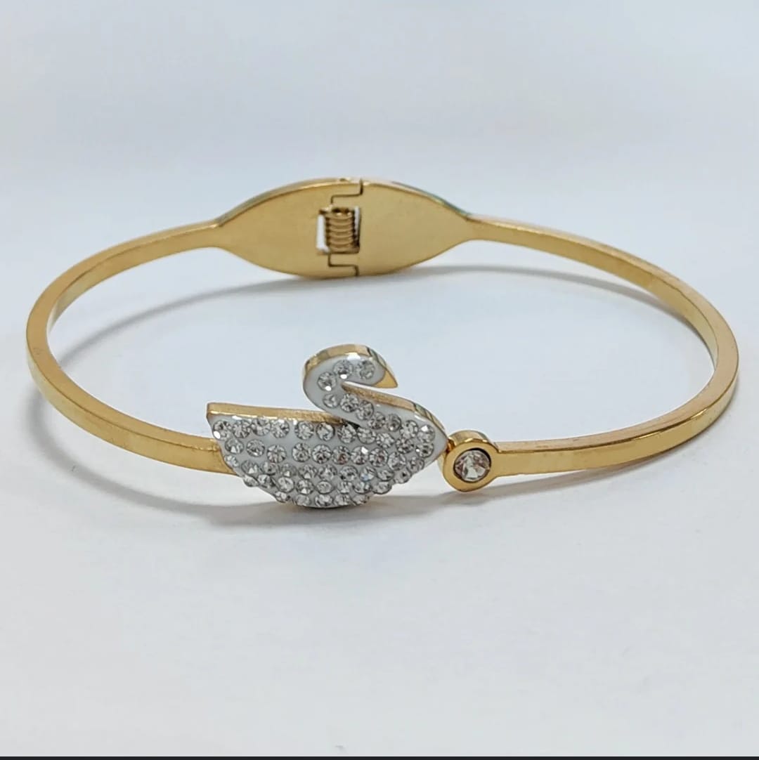 Elegant Gold-Plated Bracelet