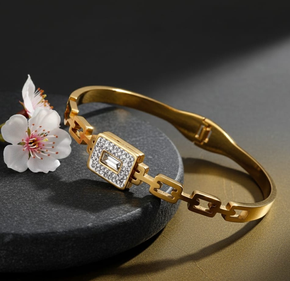 Gold-Toned Anti-Tarnish Stainless Steel Bracelet for Women | Hypoallergenic Designer Link Bracelet