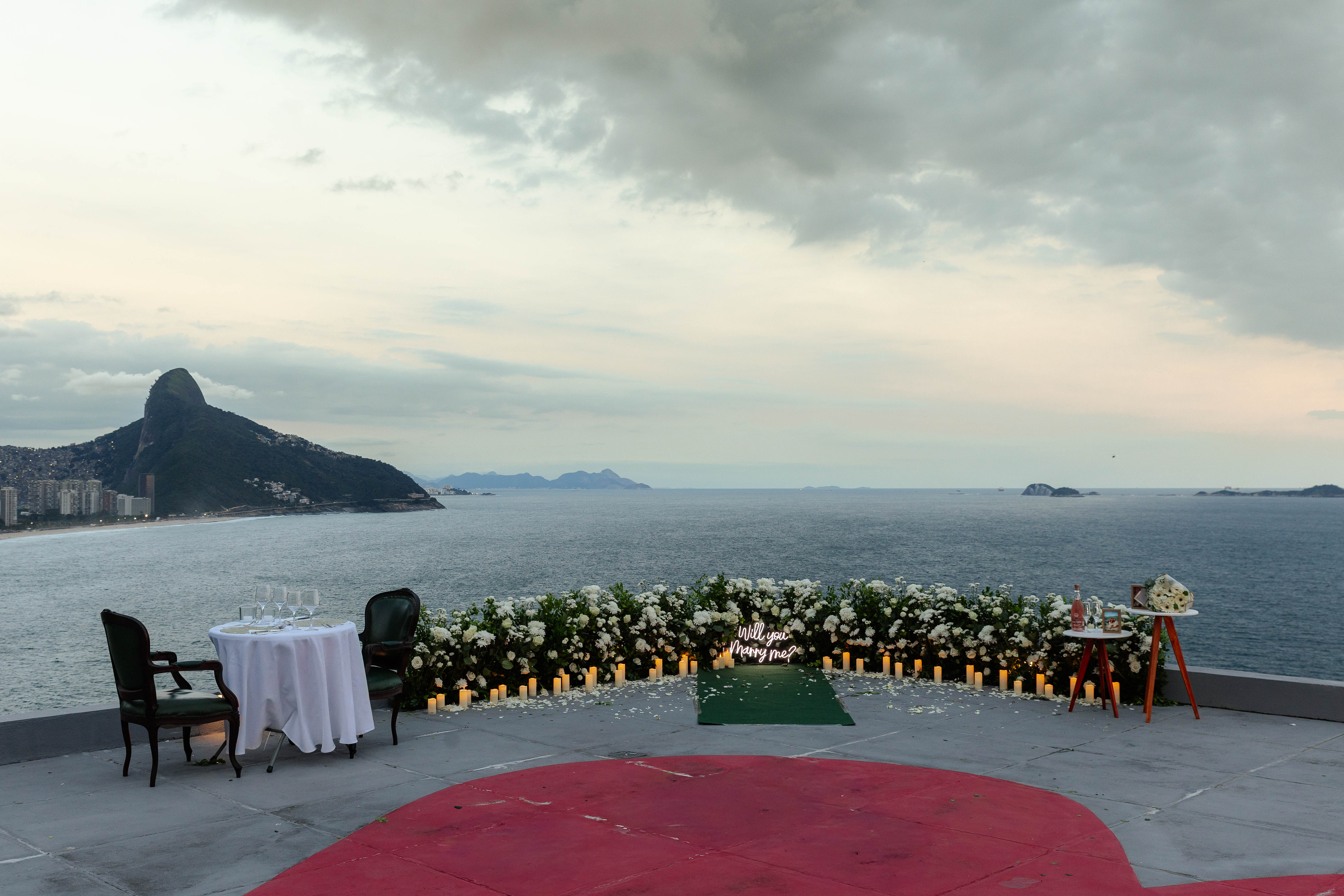 Pedido de Casamento no Rooftop com Jantar e Vista para o Mar