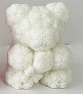 Urso de Rosas Brancas