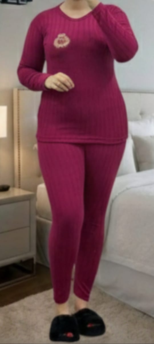 Bodi et colone roulé en laine brodée – Taille standard